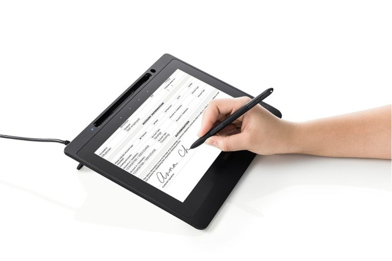 Sign Contract Documents In Person, Without Paper: A Guide for UAE Counters